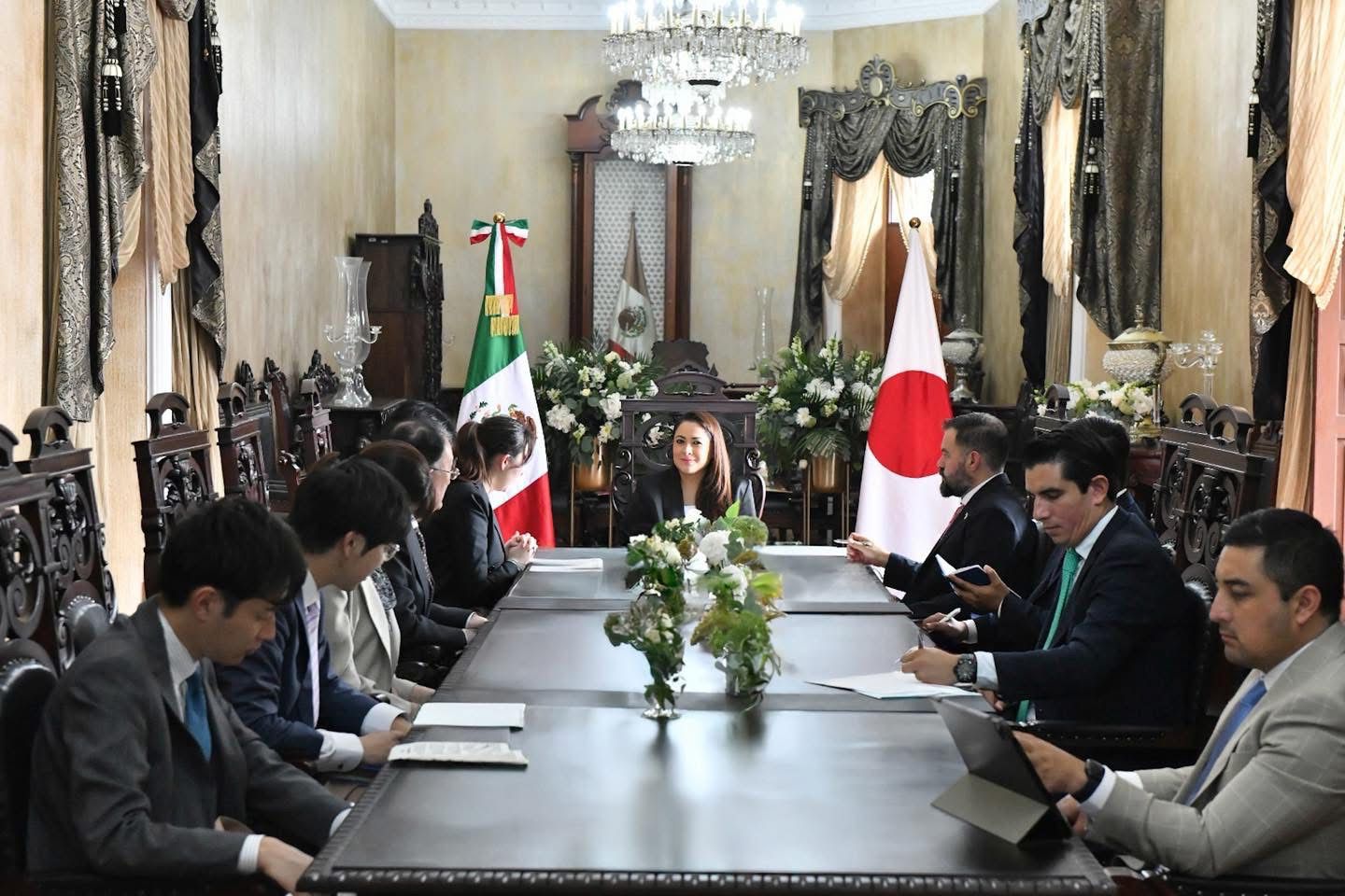 Se reúne gobernadora con representantes del Ministerio de Asuntos Exteriores de Japón