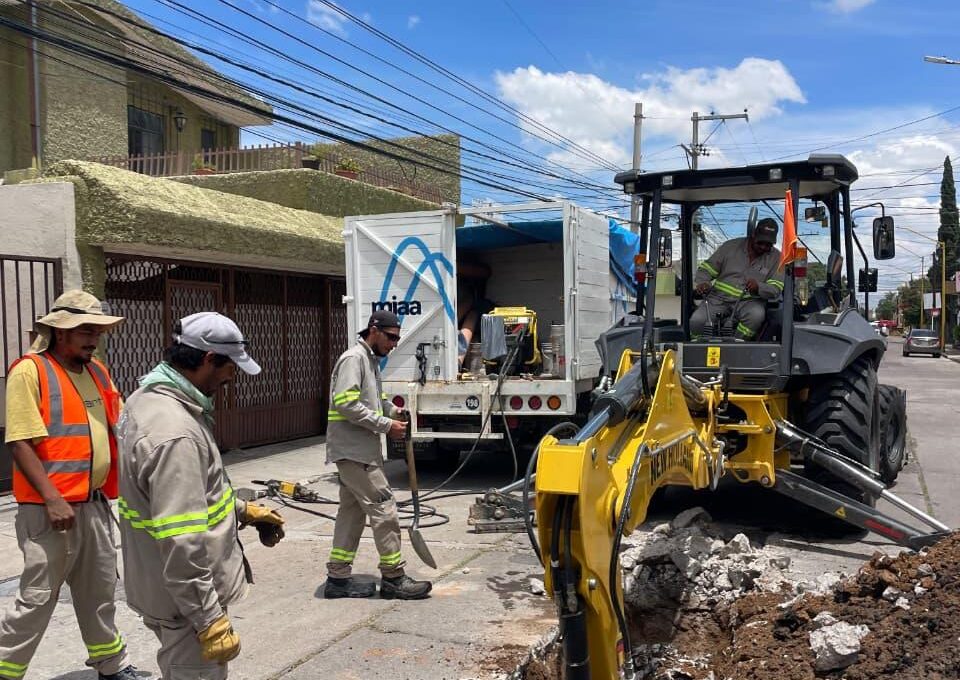 MIAA adquiere retroexcavadora de casi 2 mdp: busca agilizar reparaciones de agua