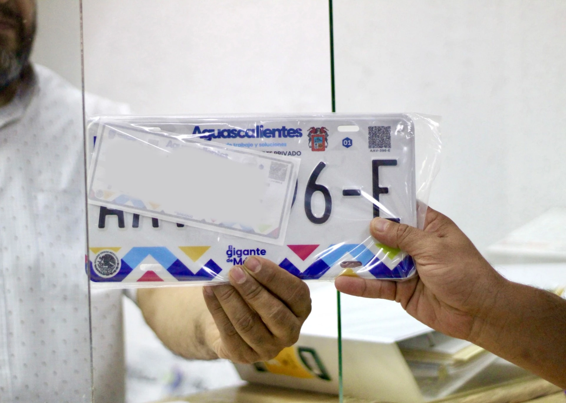 Más de 300 mil autos aún pendientes de cambiar placas