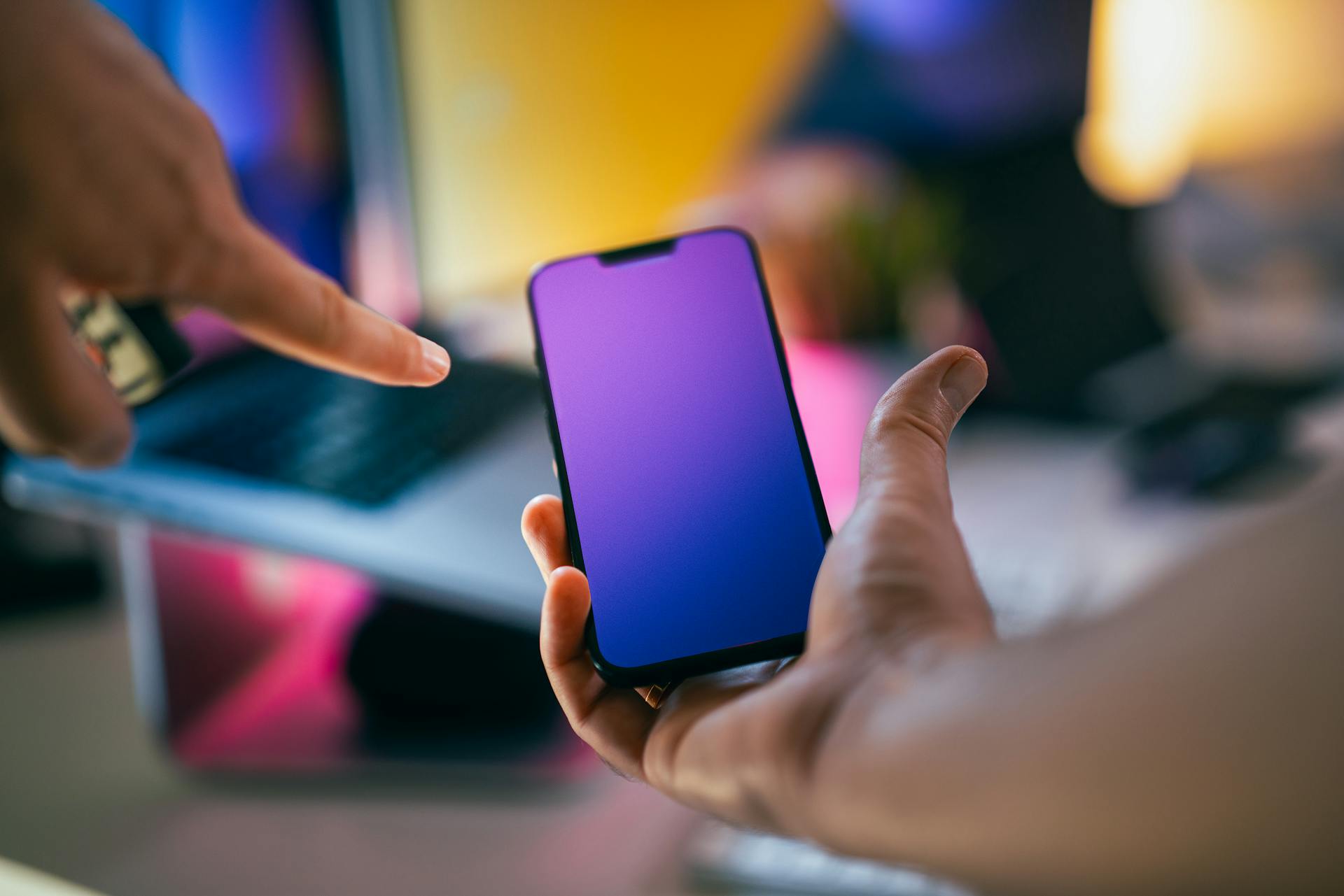 Hasta octubre entrará en vigor regulación de celulares en escuelas de Aguascalientes