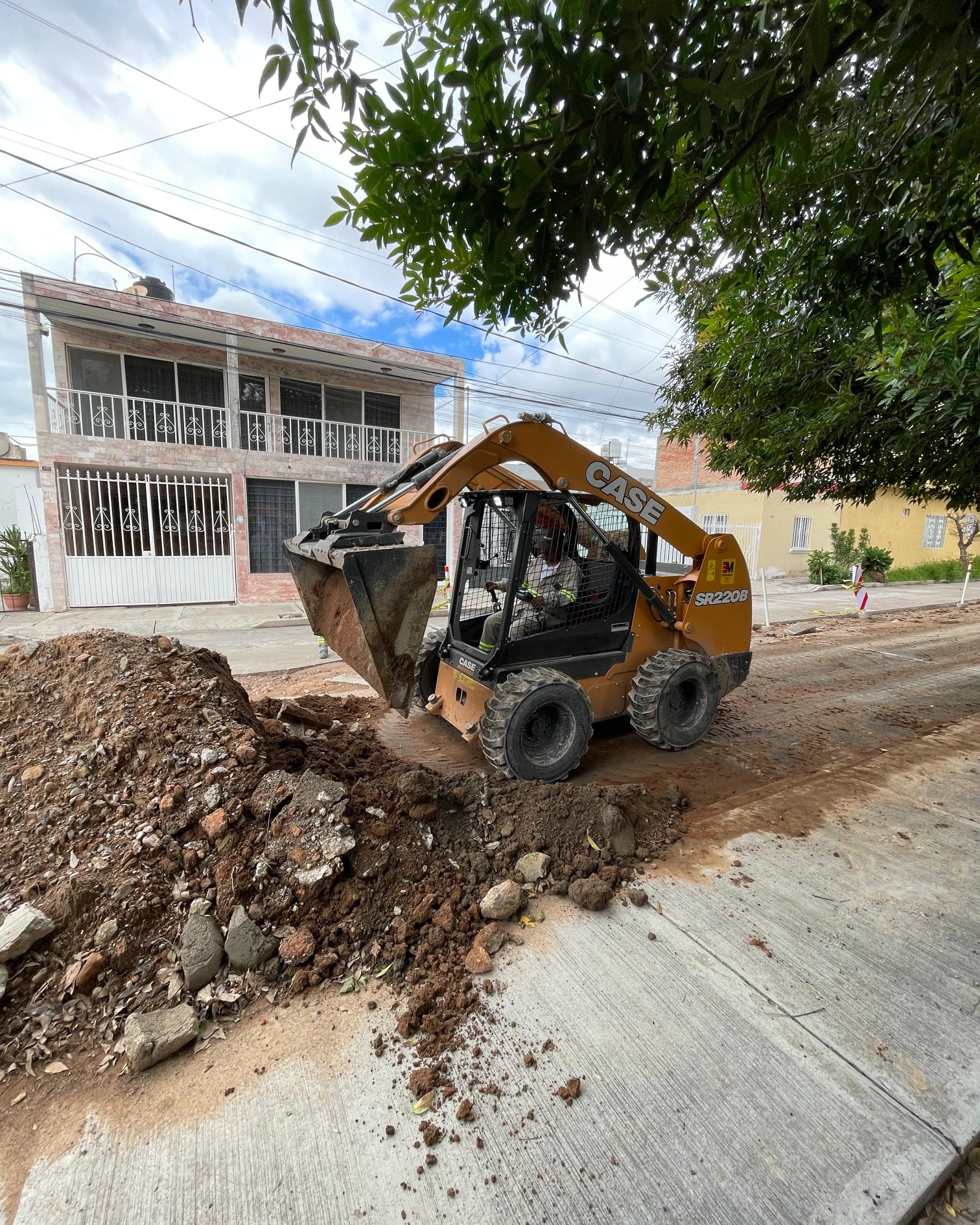 MIAA realiza obras de alcantarillado y repara fugas de agua en colonias de la capital