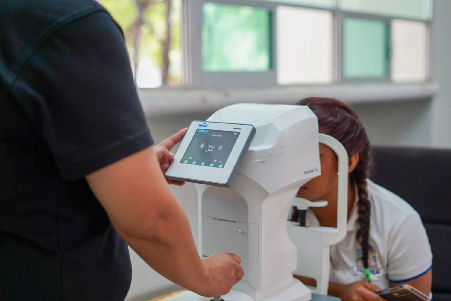 Ojo con tus ojos: realizan exámenes de la vista a estudiantes