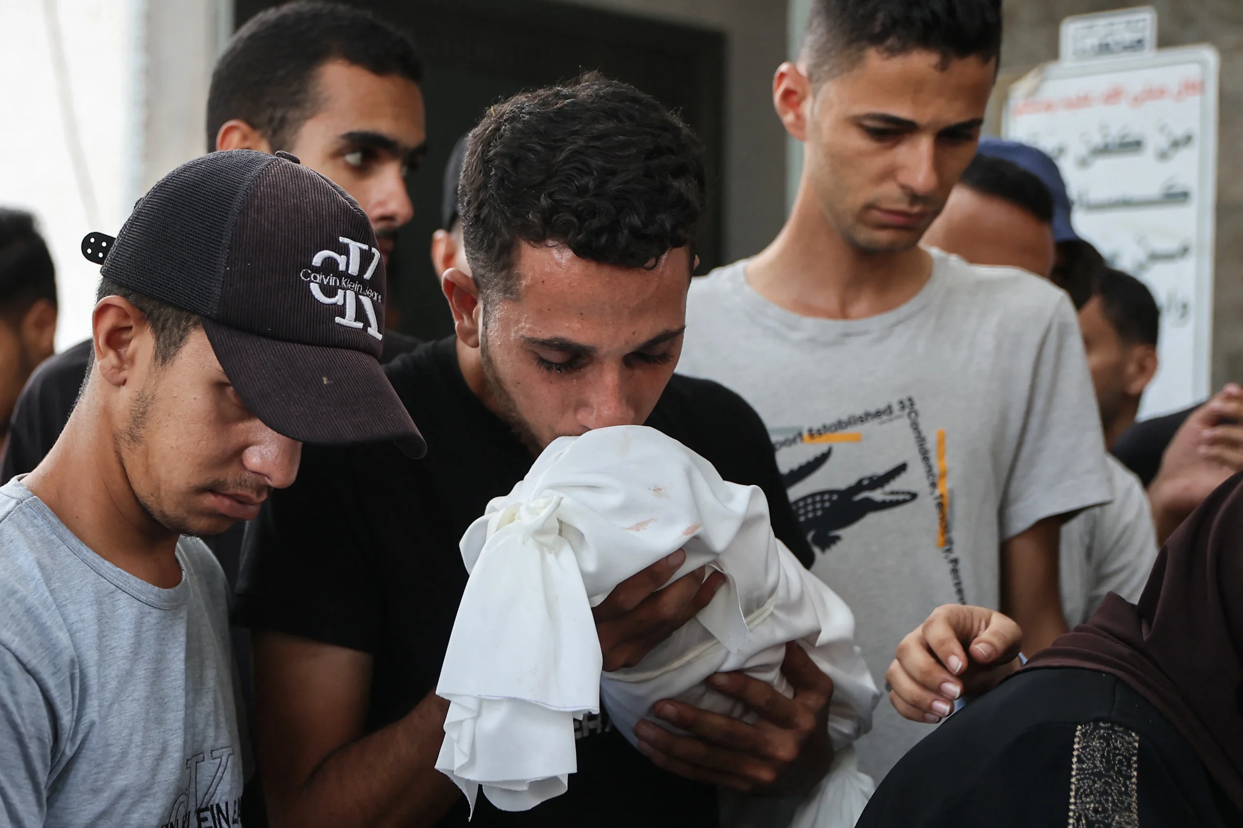 Israel niega genocidio mientras anuncia control del 40 por ciento de Gaza y ataques con 44 muertos