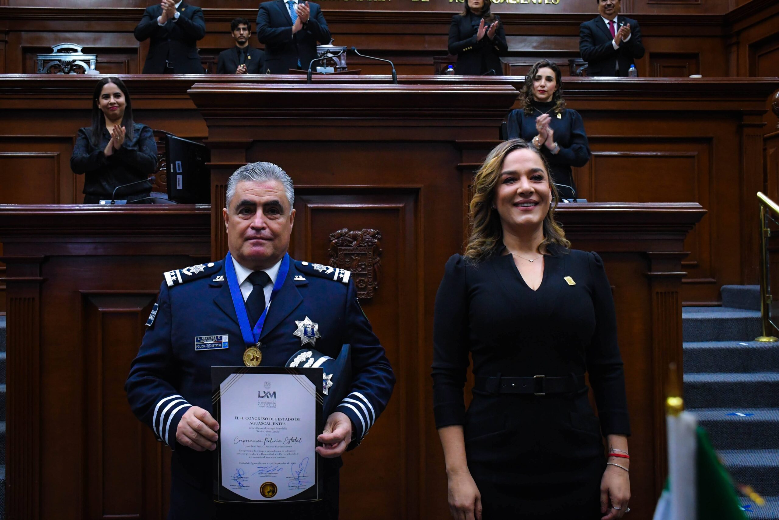 Diputados otorgan medallas a corporaciones, artistas y activistas de Aguascalientes