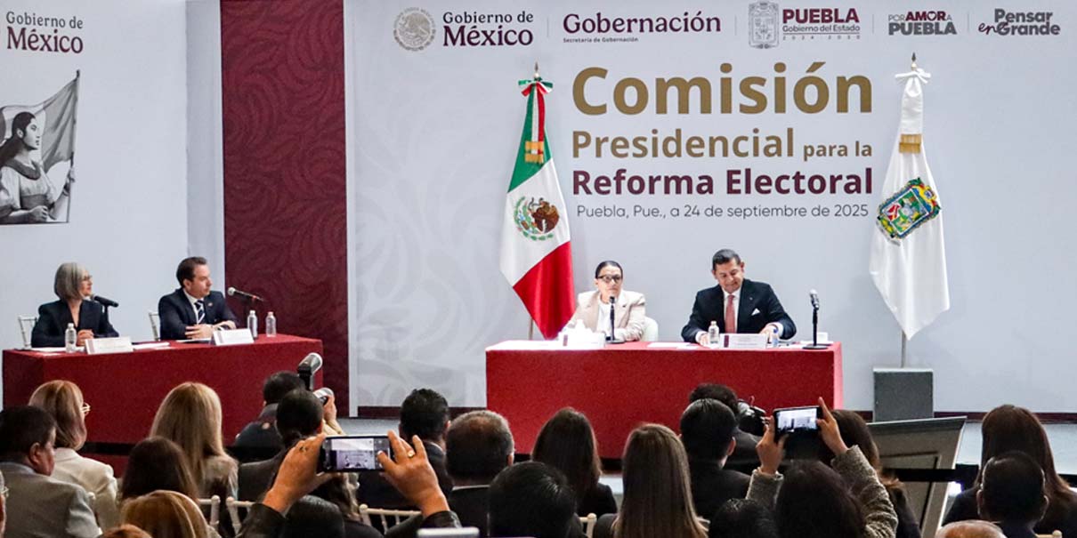 Durante foro, IEE Puebla defiende su permanencia en la Reforma Electoral