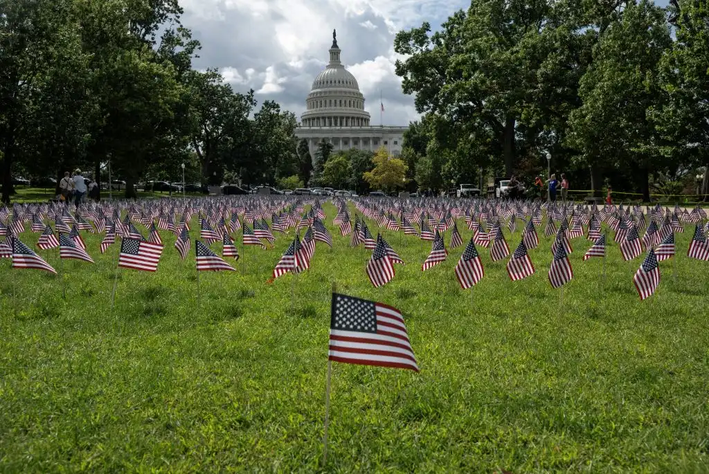 Entre el duelo y la política: Nueva York recuerda el 11-S en medio de la batalla por la alcaldía
