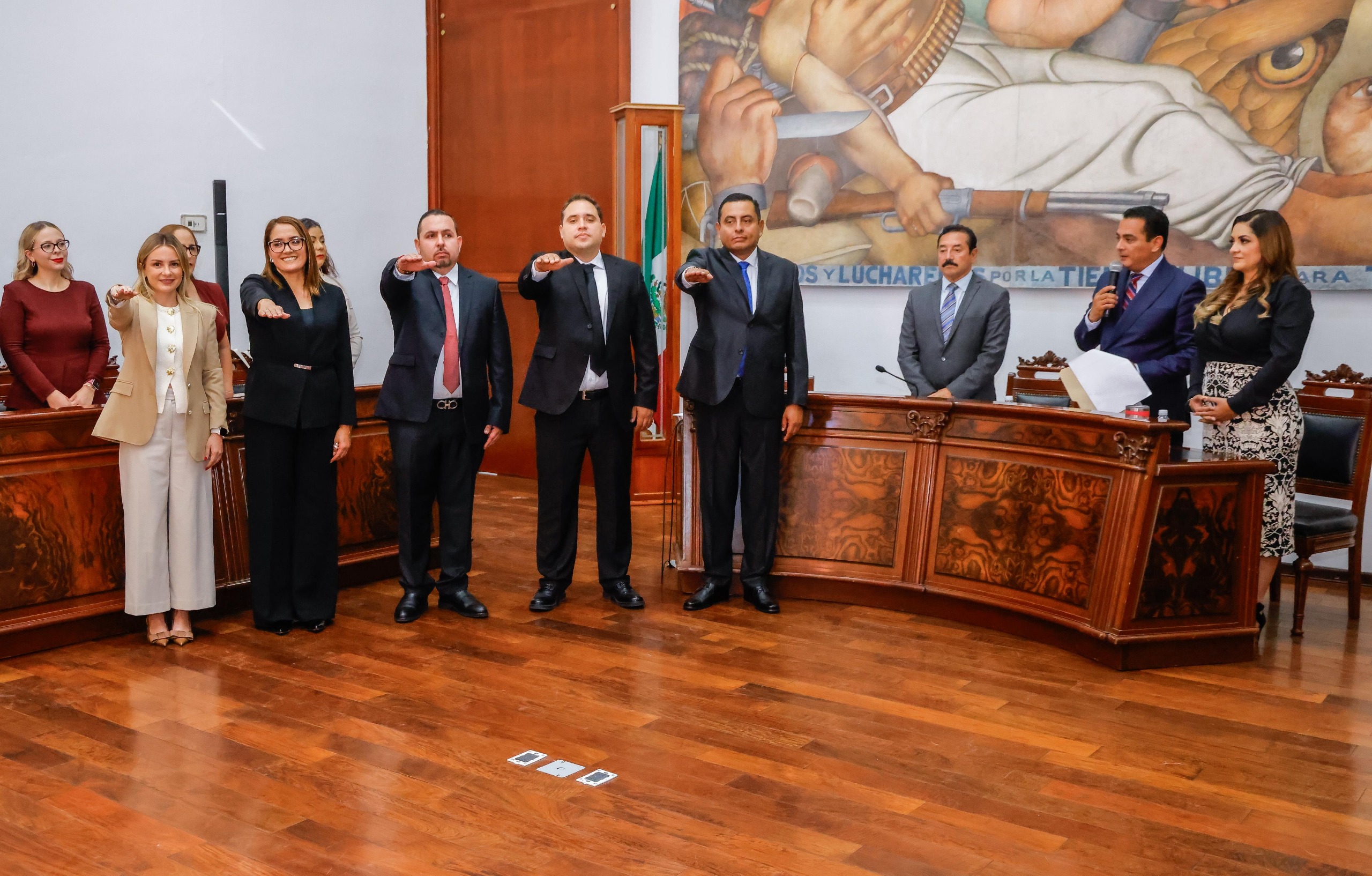 Ratifica Toño Ochoa a seis miembros del gabinete en su segundo mandato