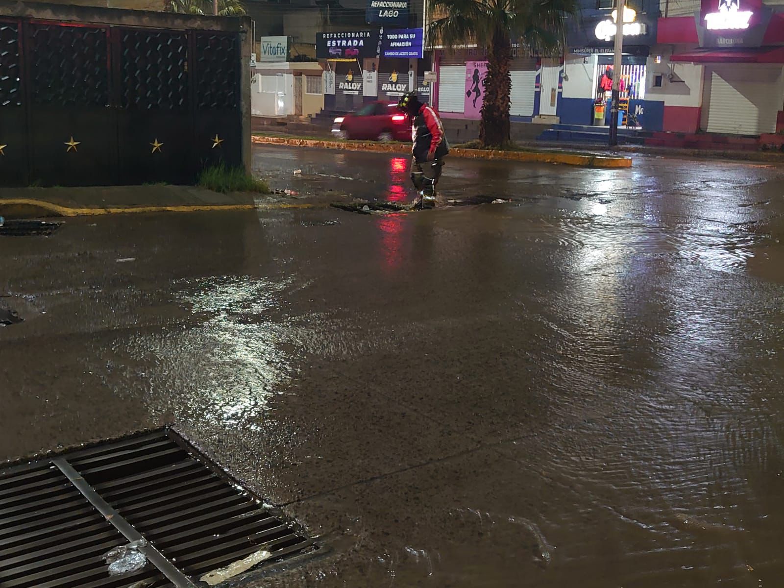 Tras lluvias, niveles de agua alcanzaron hasta 1.5 metros en zonas bajas de la ciudad