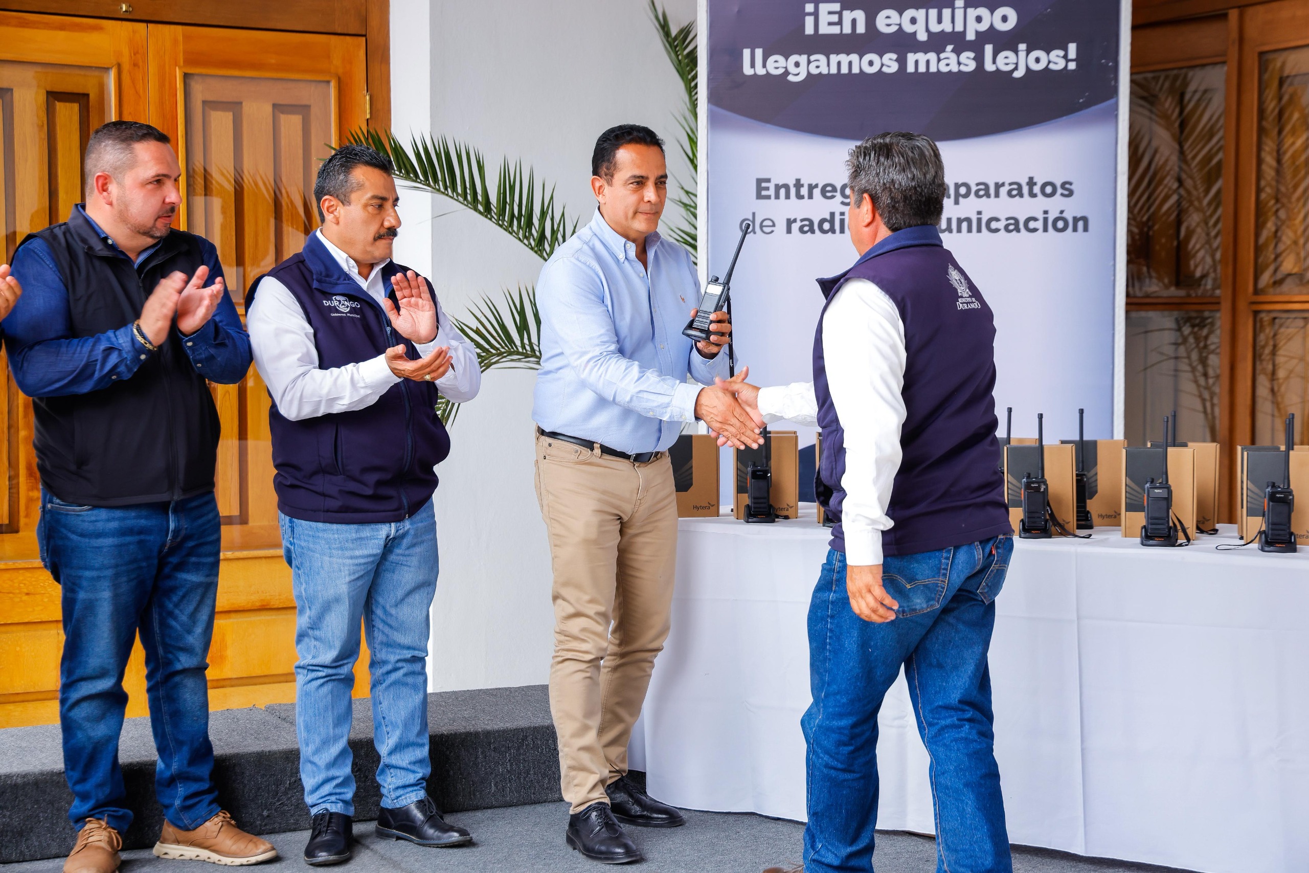Invierten un millón de pesos en 20 radios para inspectores de Durango capital