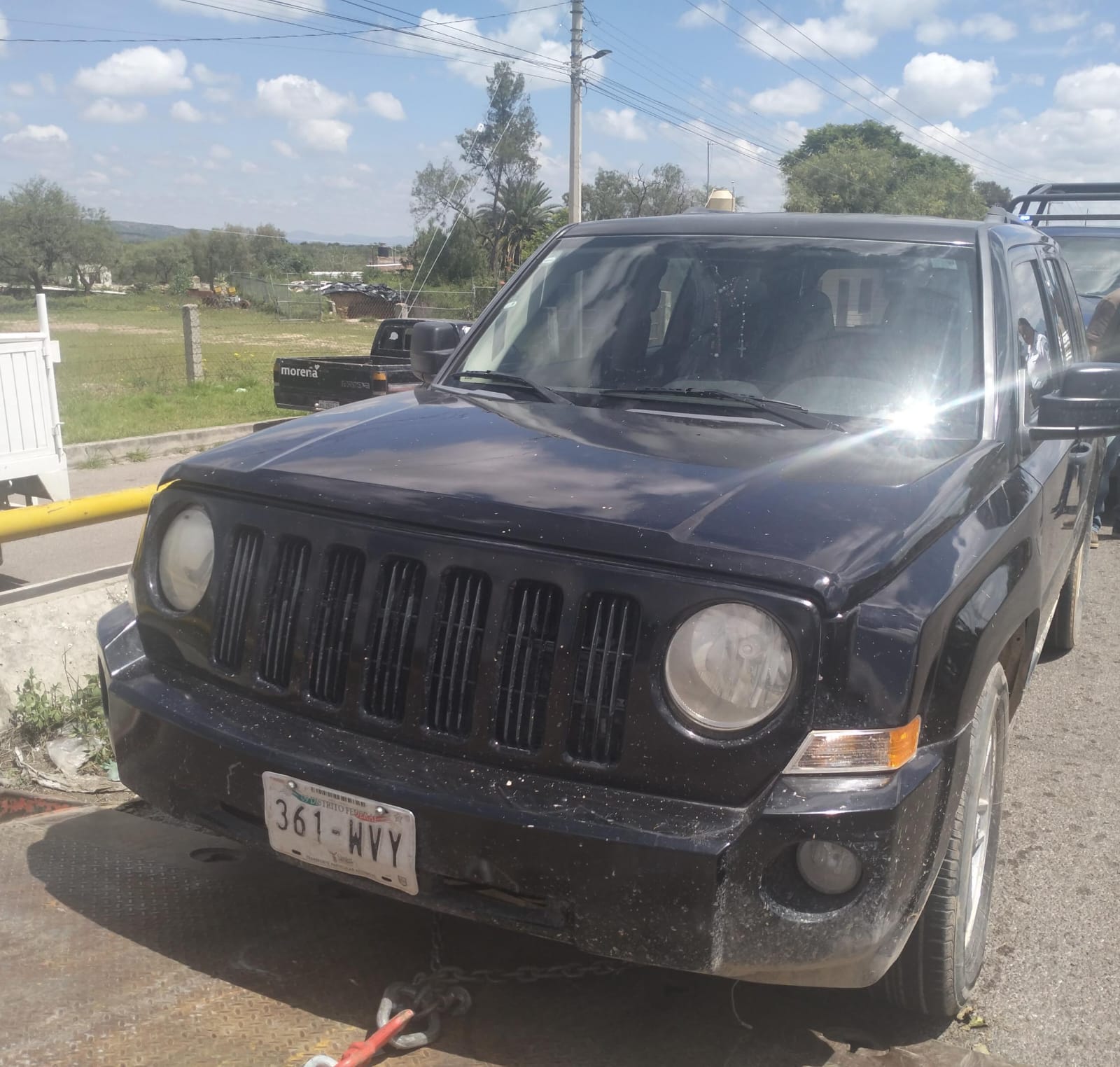 Policía estatal aseguran vehículo con doble número de serie