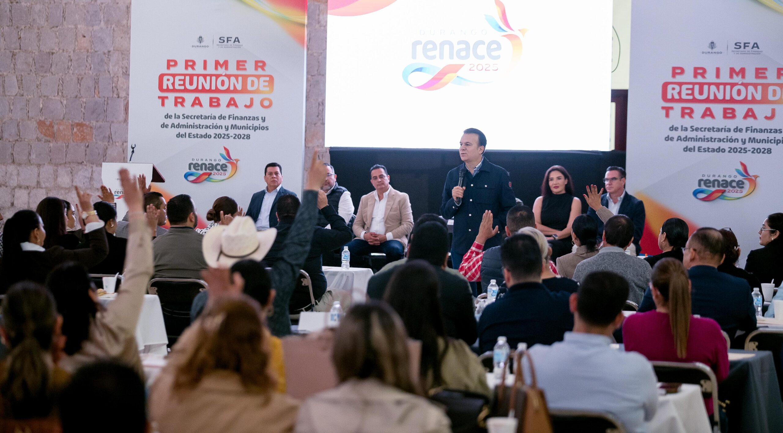 Tras reunión, gobernador y alcaldes de Durango prometen trabajo en unidad