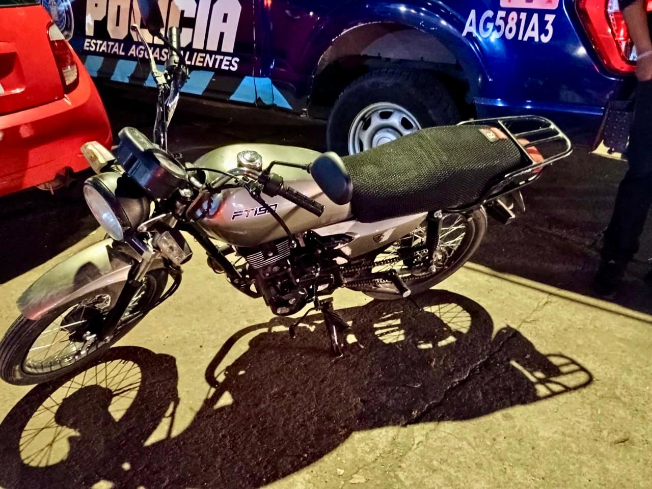 Ubican otra moto con alteraciones en placas de circulación