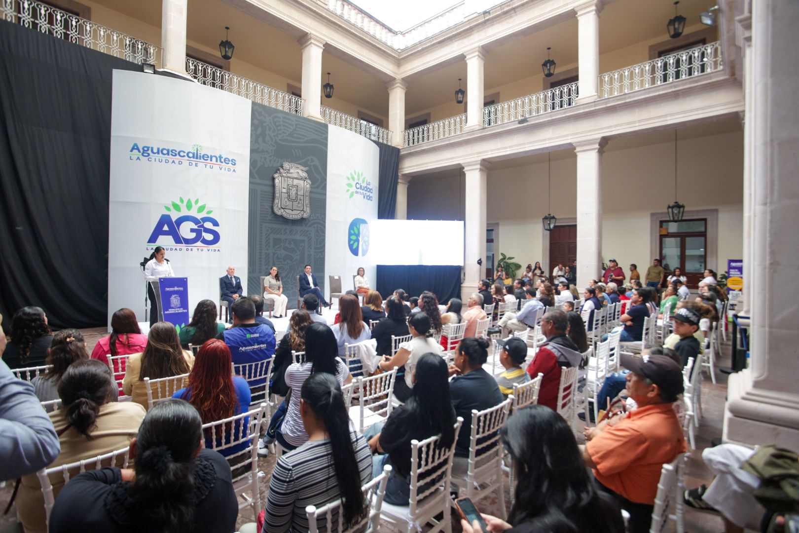 Más de 50 mil personas han recibido atención psicológica gratuita en el IMASAM