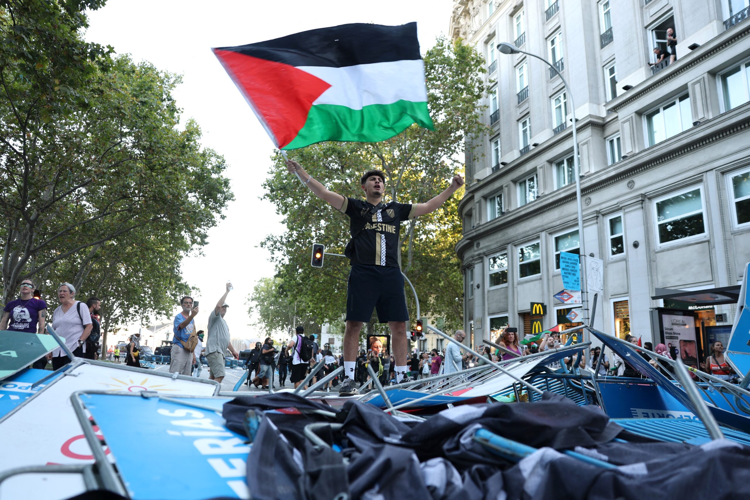 Pedro Sánchez respalda a manifestantes propalestinos y pide excluir a Israel de las competiciones internacionales