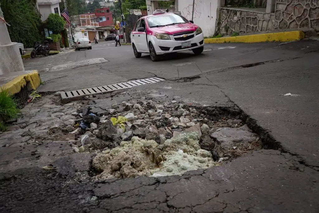 ¿Dónde y cómo reportar un bache en la CDMX?