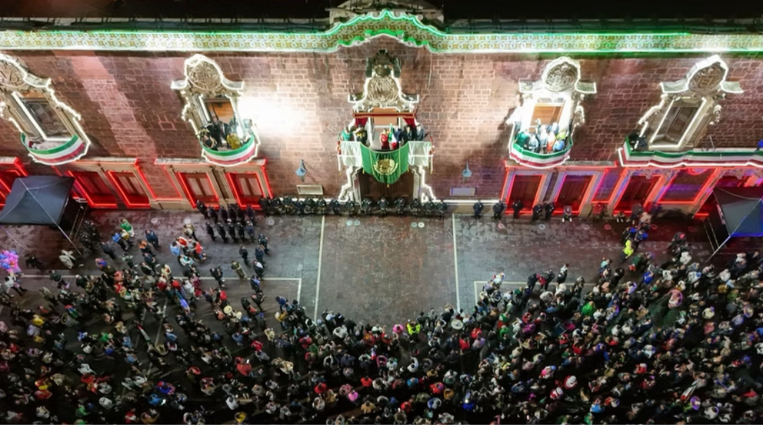 Miles de hidrocálidos acompañaron a Tere Jiménez en festejos patrios