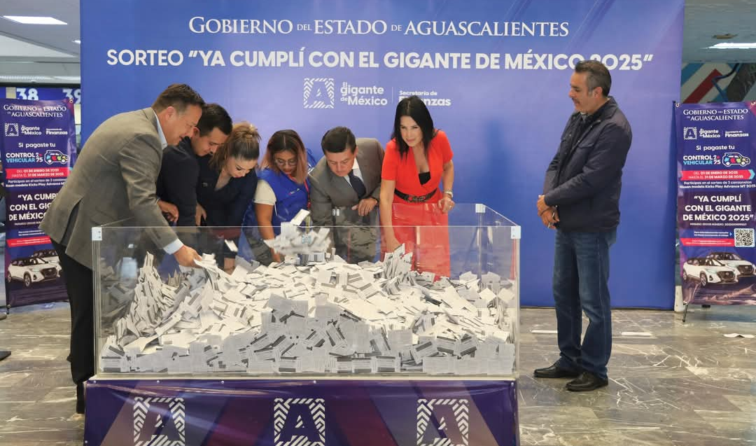 Sortean dos automóviles para contribuyentes cumplidos en Aguascalientes