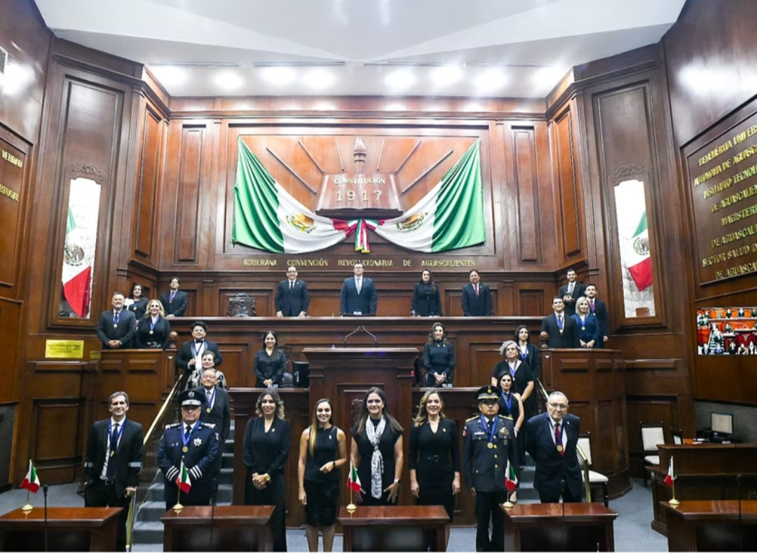 Policía estatal recibe galardón del congreso de Aguascalientes