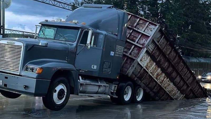 Vialidad en Chachapa, Puebla, sigue en mal estado tras socavón prolongado