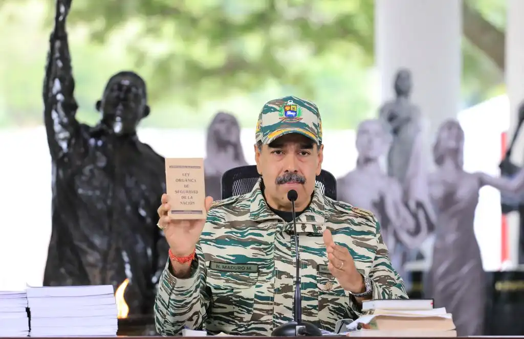 Maduro refuerza frontera con 25,000 militares tras amenazas de Estados Unidos