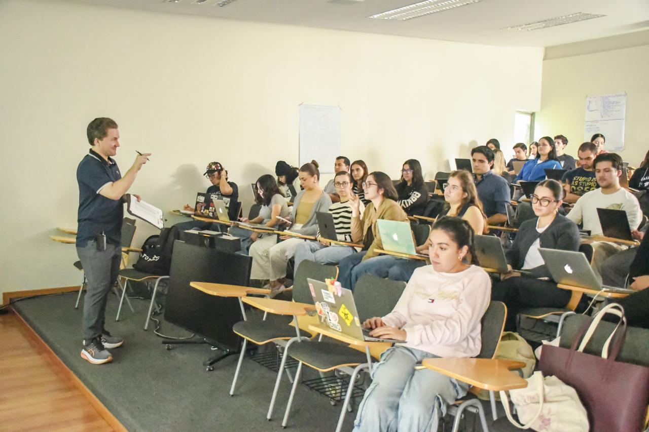 UP Aguascalientes recibe al Dr. Duncan Pelly, experto en negocios y ética de Fisk University