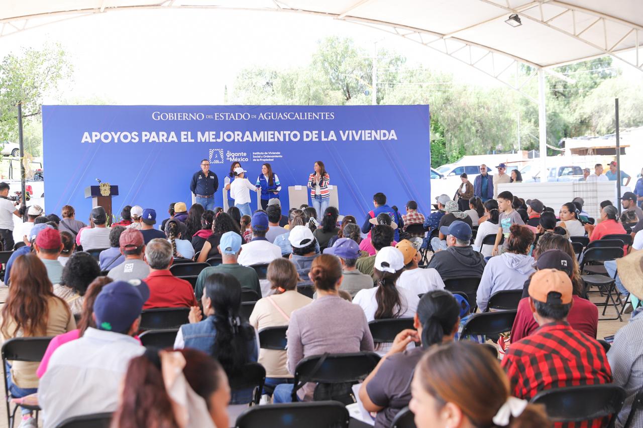 Gobierno entrega material para mejoramiento de vivienda en El Llano
