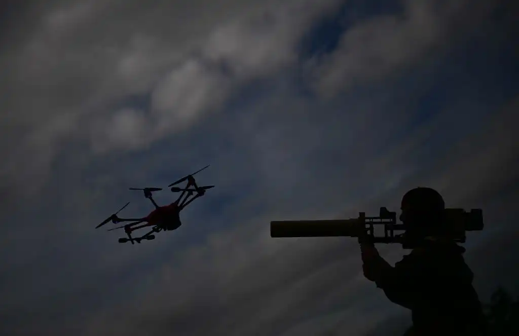 Dinamarca y Noruega investigan vuelos de drones sobre instalaciones militares