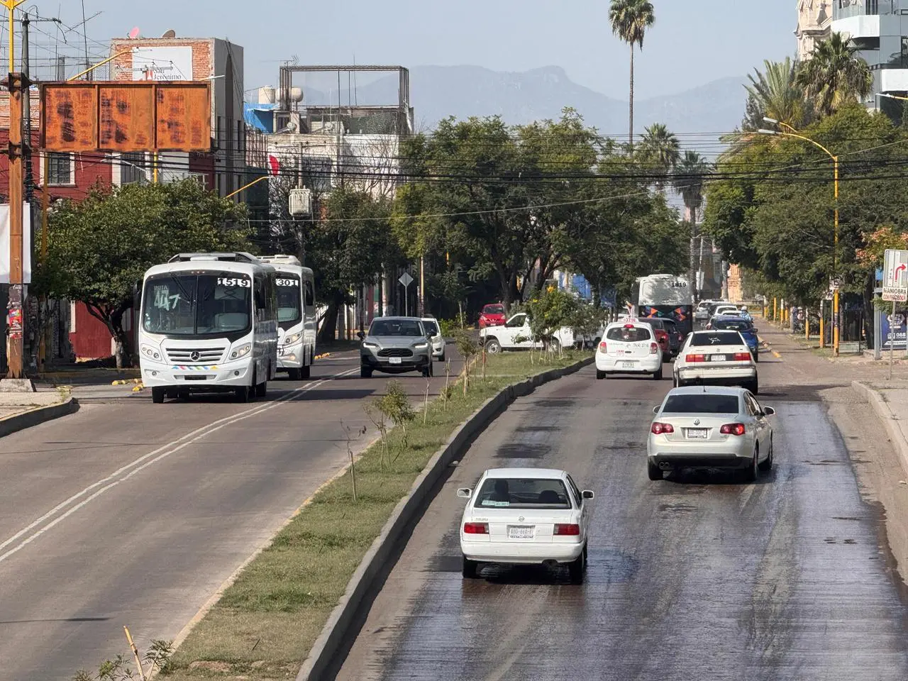 Colocan concreto hidráulico en Av. Alameda y Calle 28 de agosto