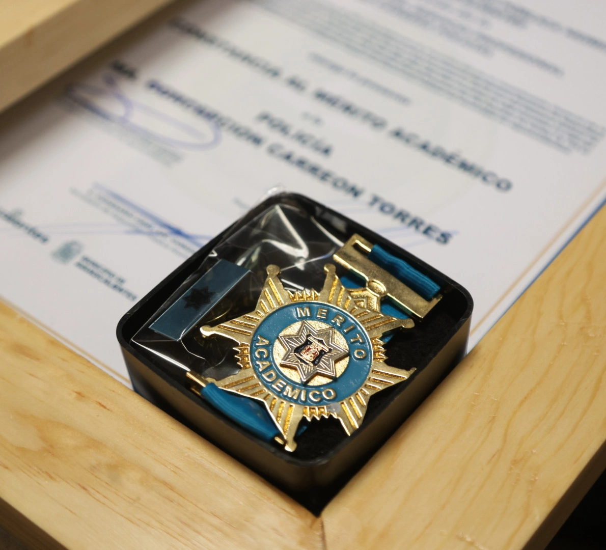 Reconoce Ayuntamiento a 12 policías destacados