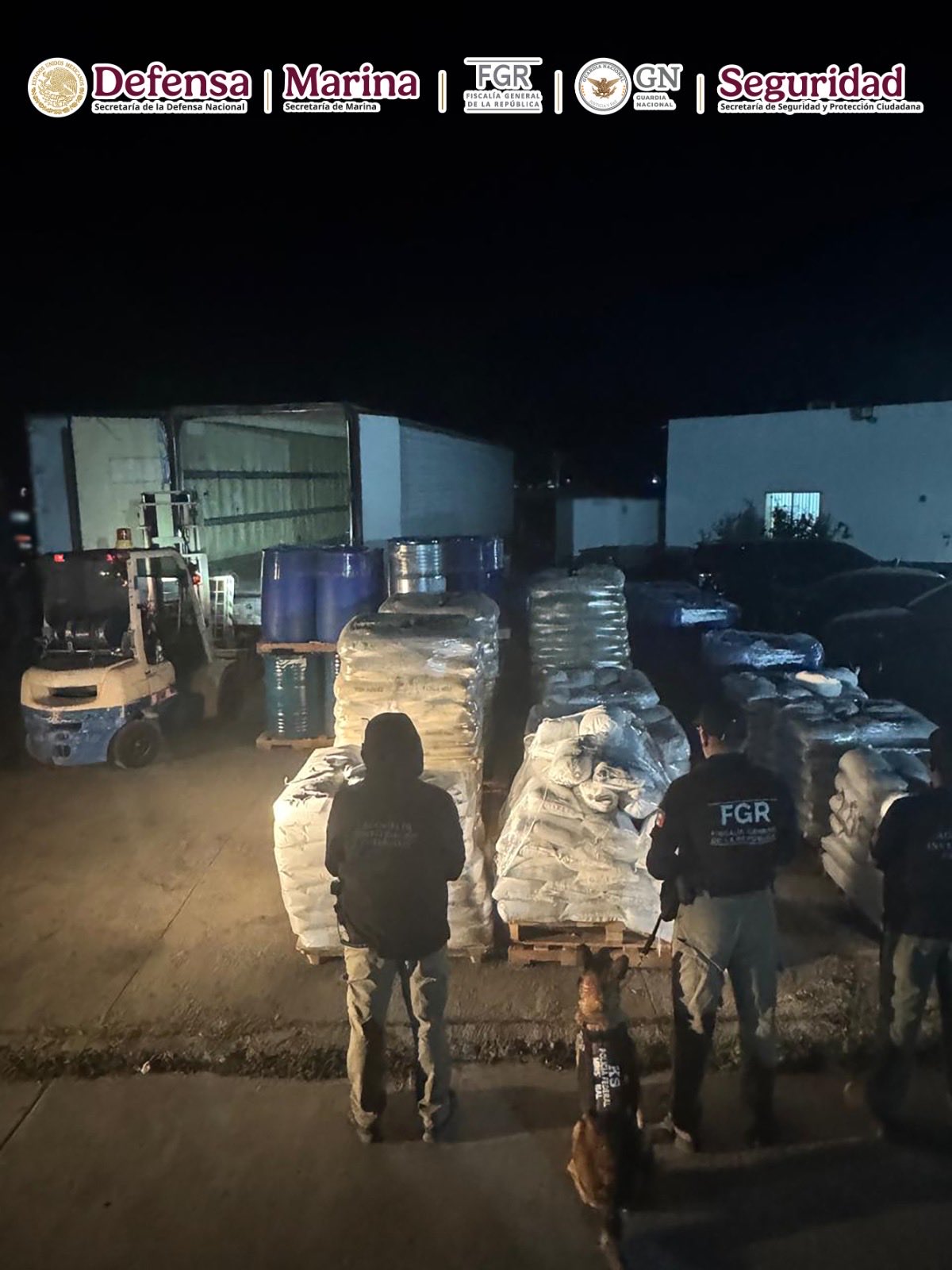 Aseguran más de 13 toneladas de químicos para drogas sintéticas en carretera de Durango