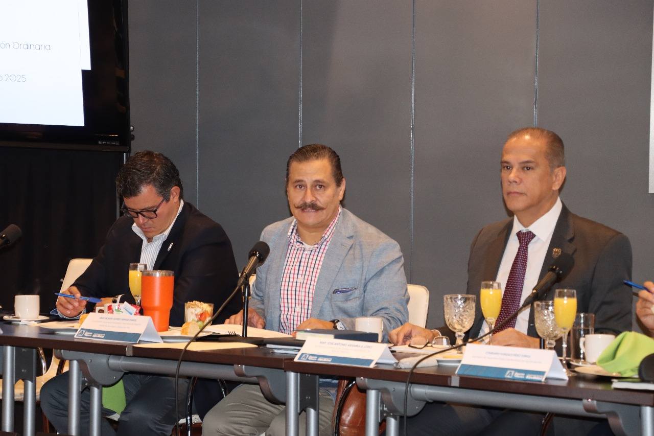 Gobierno ofrece hasta 200 mil pesos a transportistas con familiares migrantes para renovar unidades