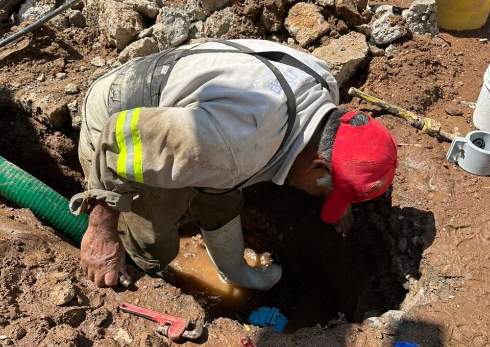 MIAA atiende reportes de obstrucción y fuga en redes hidráulicas de Aguascalientes