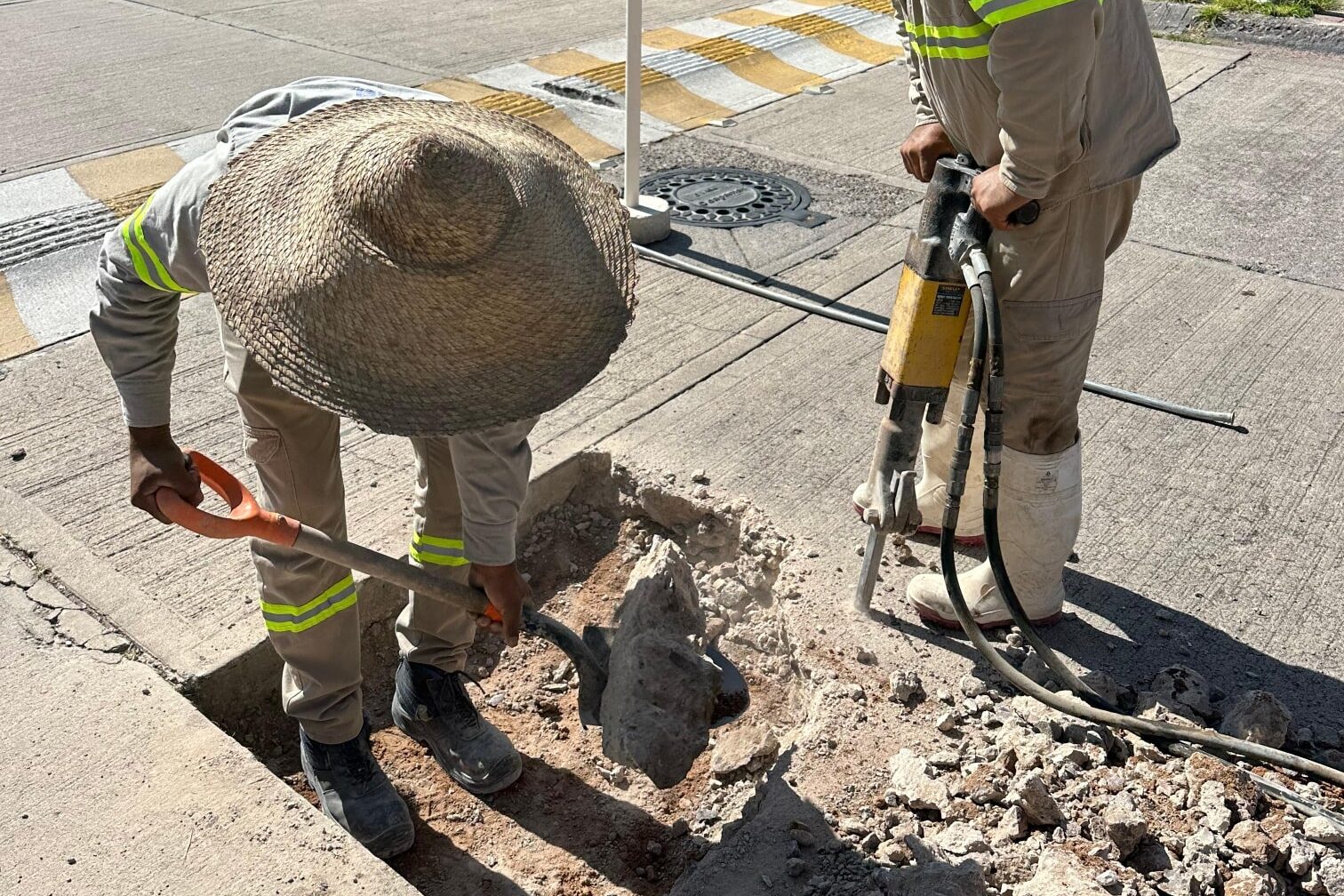 MIAA atiende fugas y rehabilita red sanitaria en fraccionamientos de Aguascalientes