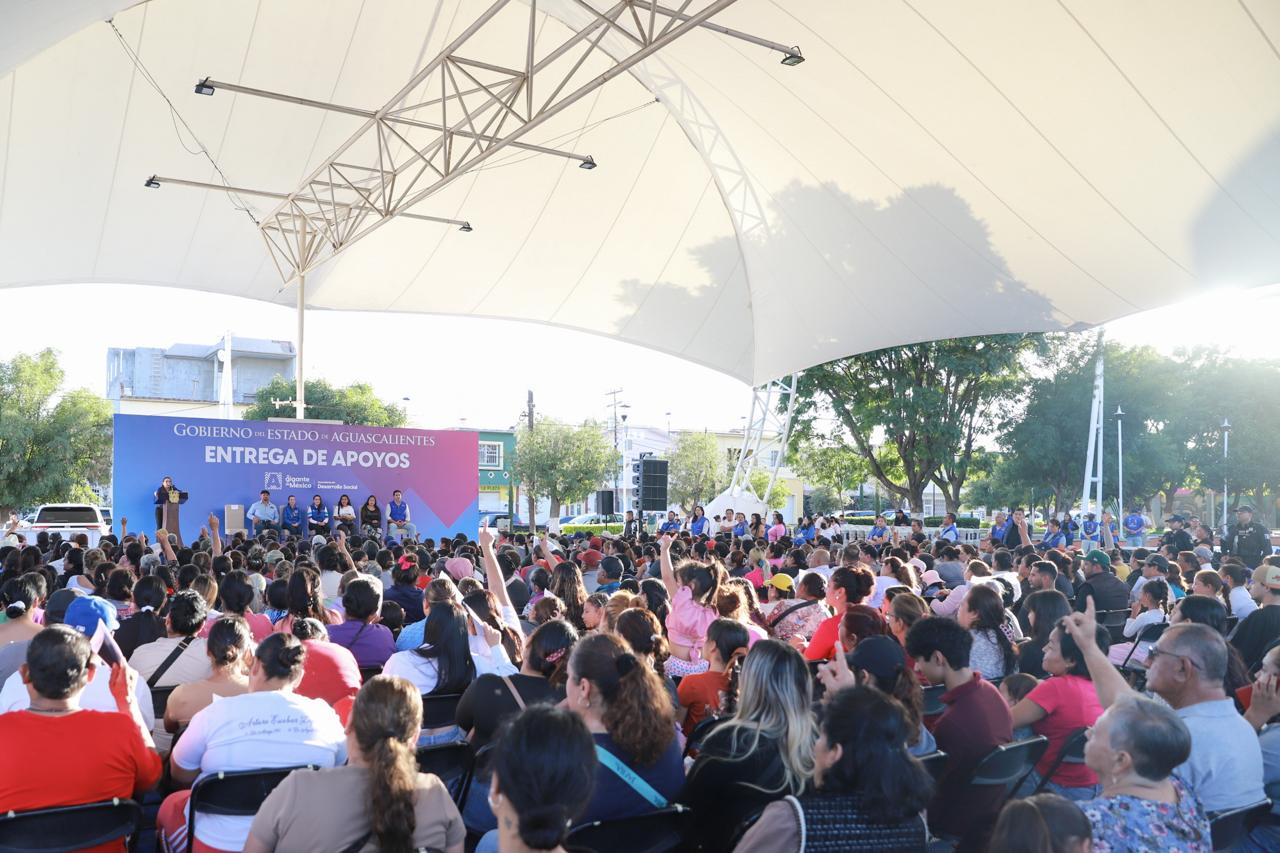 900 familias de San Pancho reciben materiales para mejorar sus domicilios