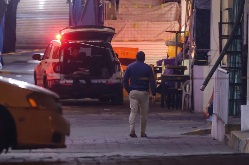 Ejecutan a pareja dentro de camioneta en Barranca Honda; dos más resultan heridos