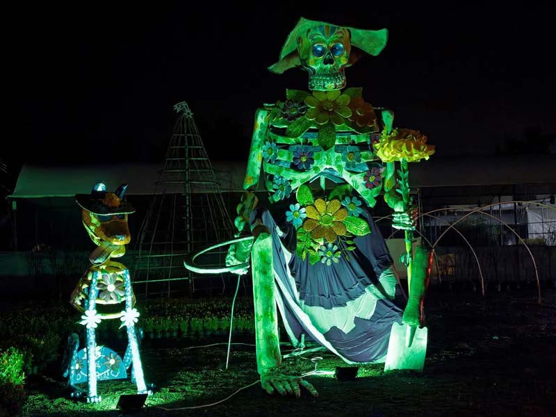 Atlixco deslumbra con catrinas monumentales en el Festival Internacional 2025