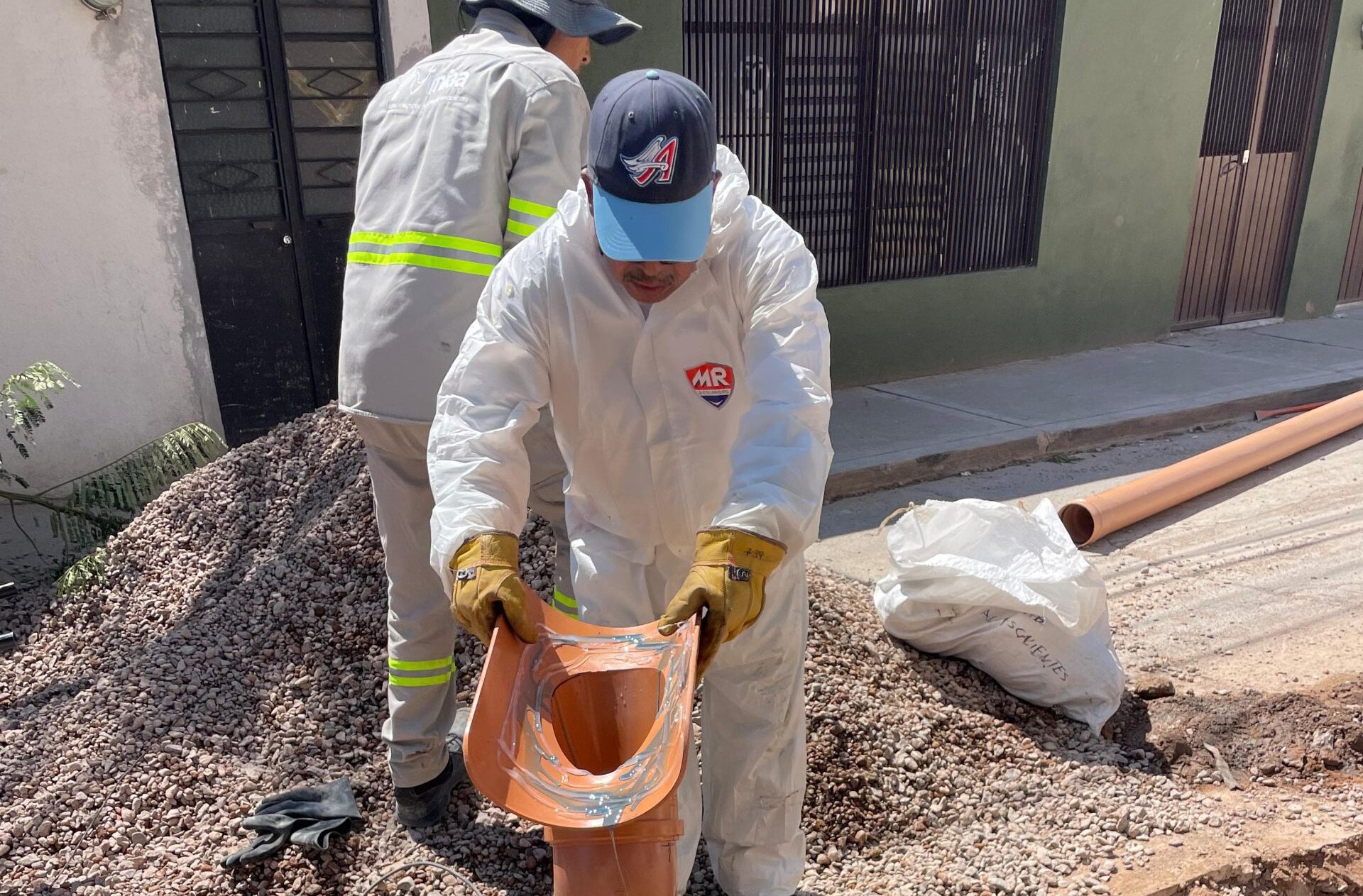Rehabilita MIAA tubería en la colonia España