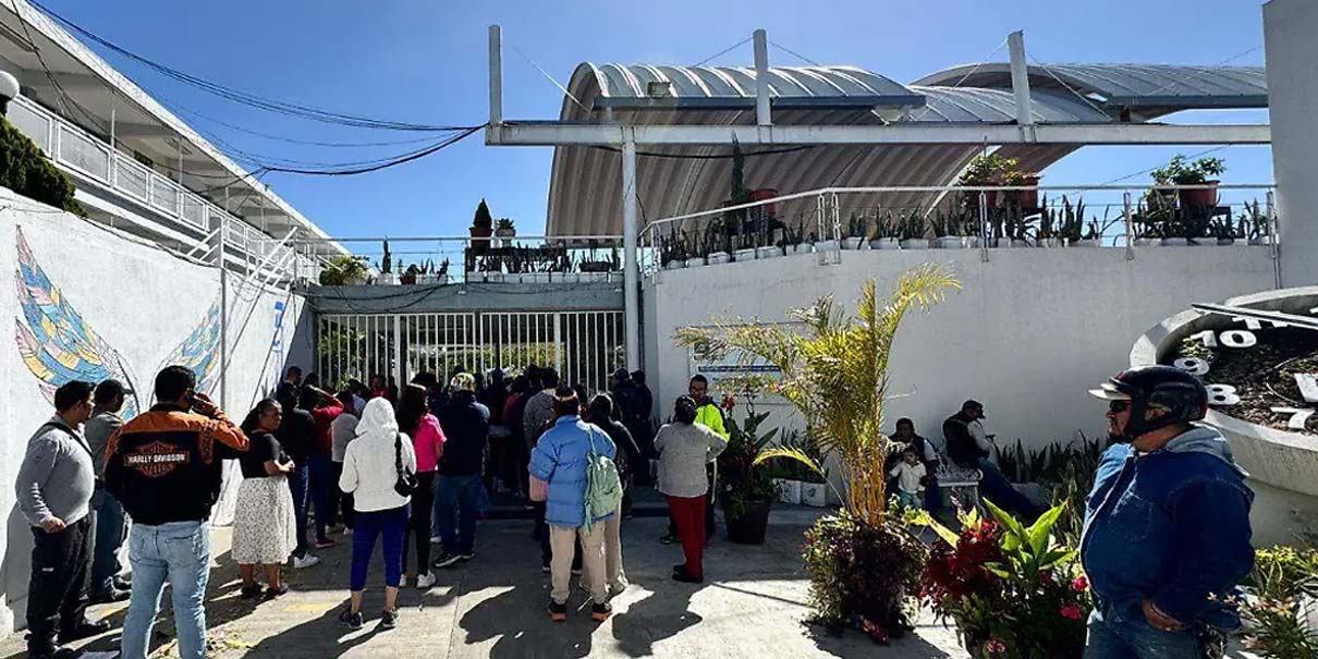 Desplome de techo en secundaria de Atlixco deja seis estudiantes lesionados