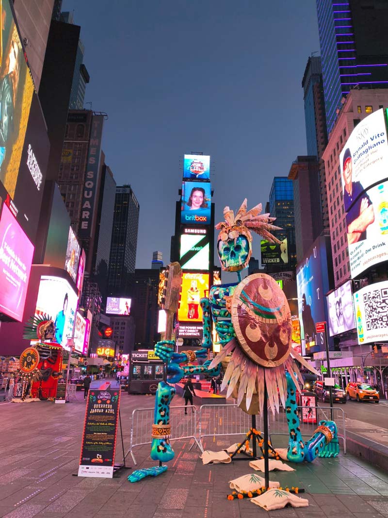 Catrinas monumentales de Atlixco representan a Puebla en Times Square, Nueva York