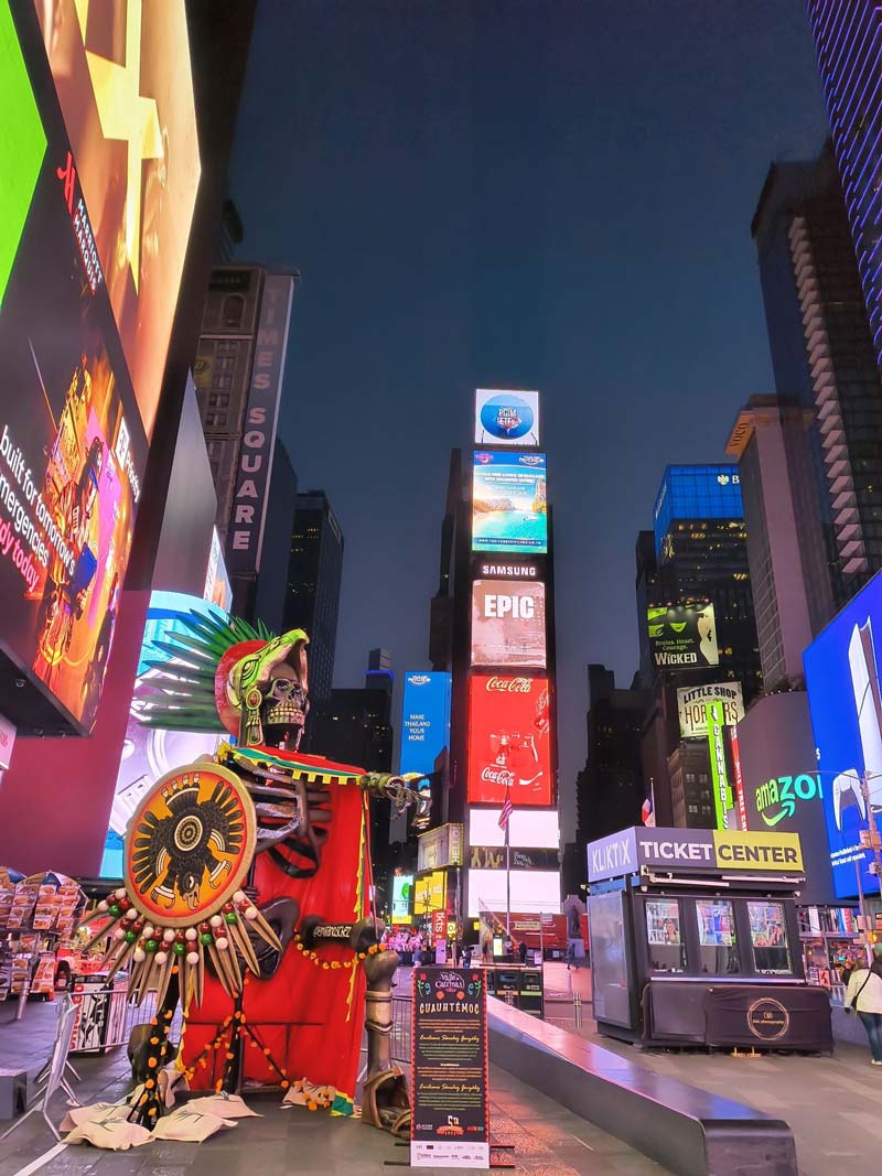 Catrinas monumentales de Atlixco representan a Puebla en Times Square, Nueva York