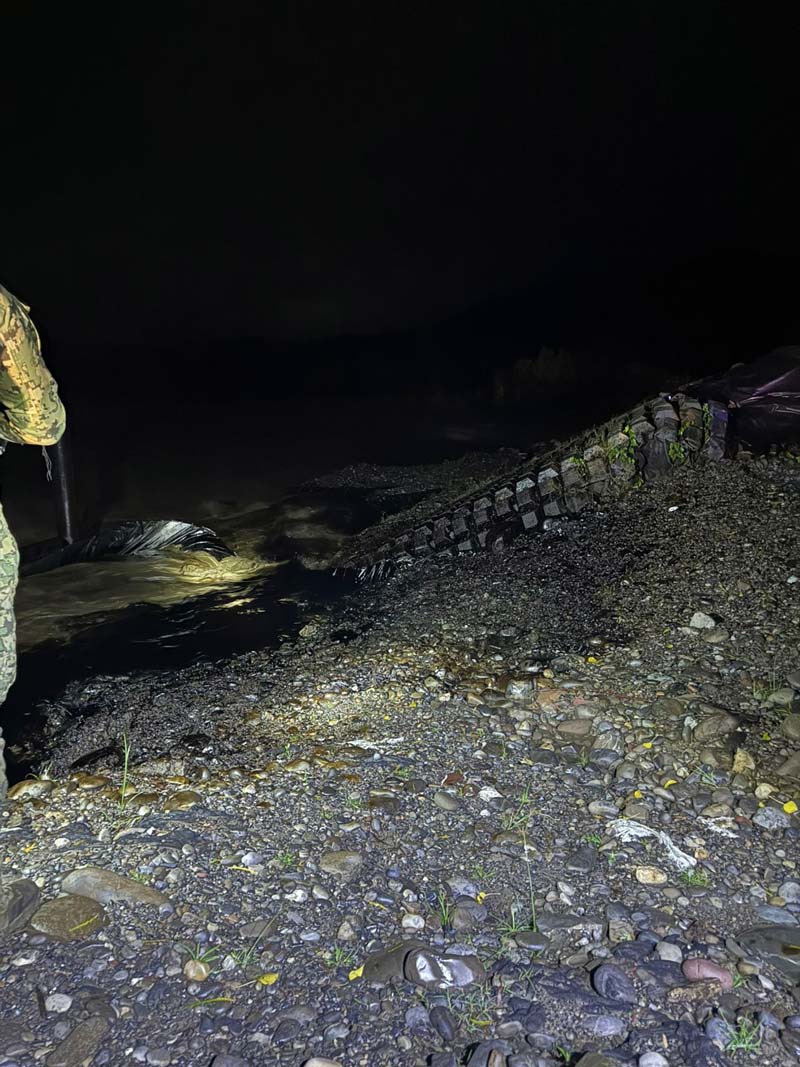 Ruptura de ductos de Pemex causa derrame de gasolina e hidrocarburo en Xicotepec