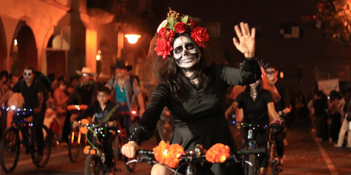Desfile de Calaveras en Atlixco: magia, tradición y homenaje a los fieles difuntos