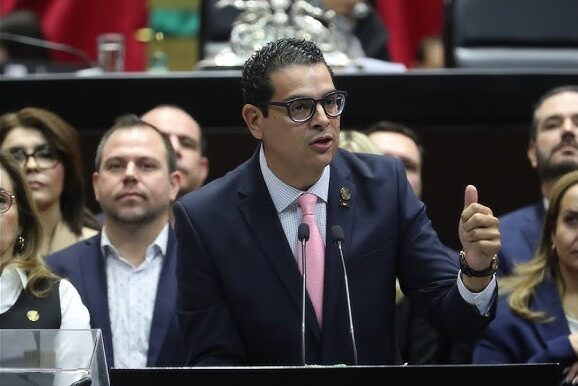 PAN pide mesura rumbo a 2027; secretario del Ayuntamiento responde ante espectaculares