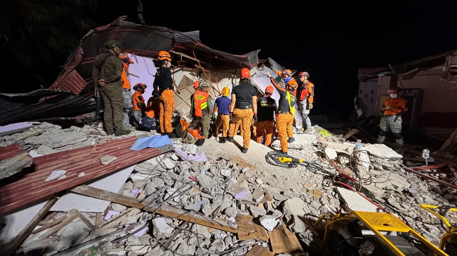 Terremoto de magnitud 6.9 en Filipinas deja al menos 31 muertos y decenas de heridos