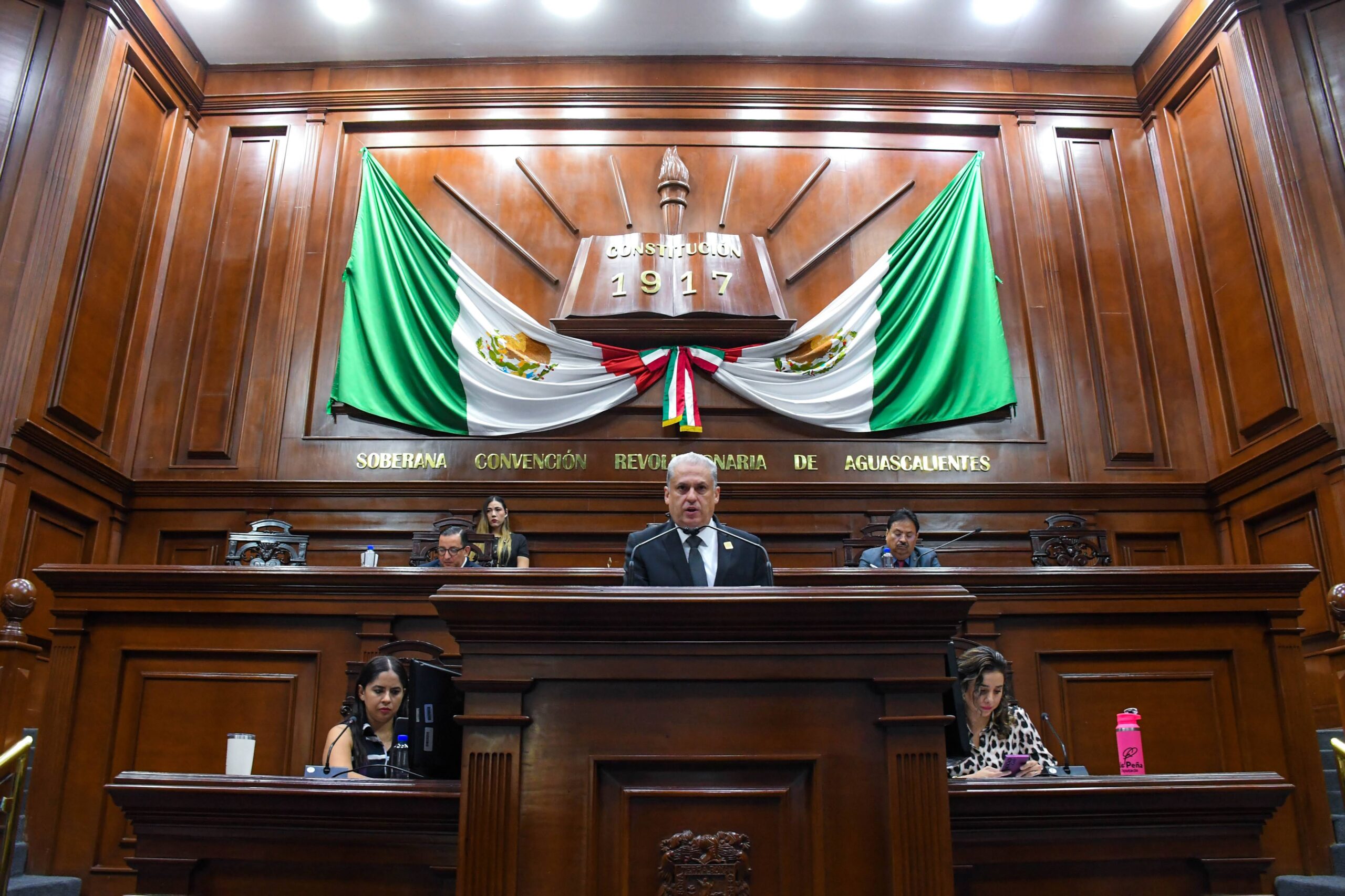 Titulares de Educación, Economía y Vivienda comparecen ante el Congreso de Aguascalientes