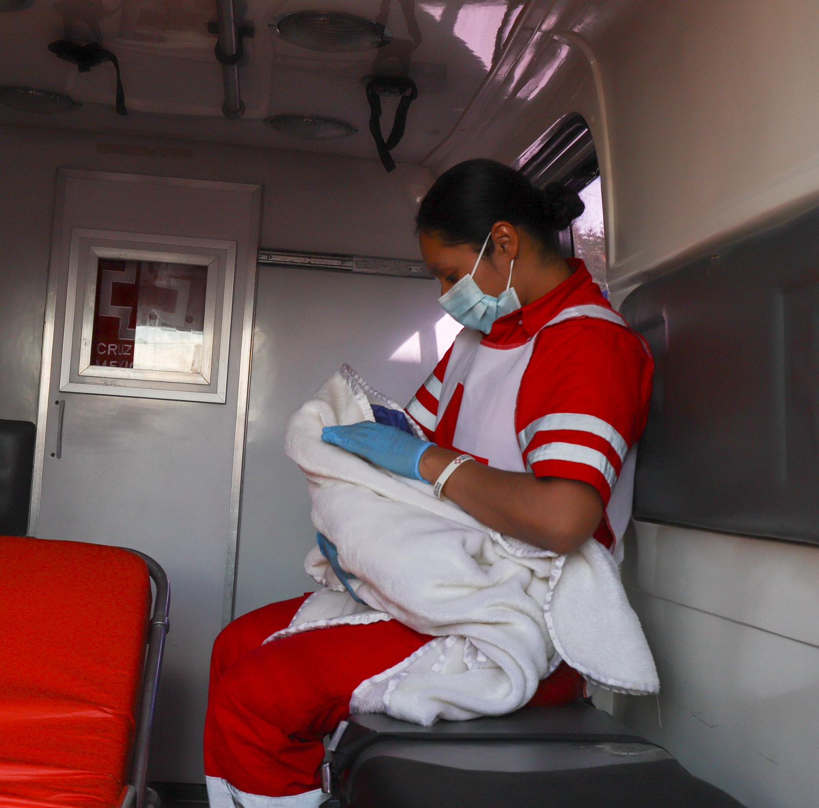 Nace el primer bebé en la Ruta de la Salud