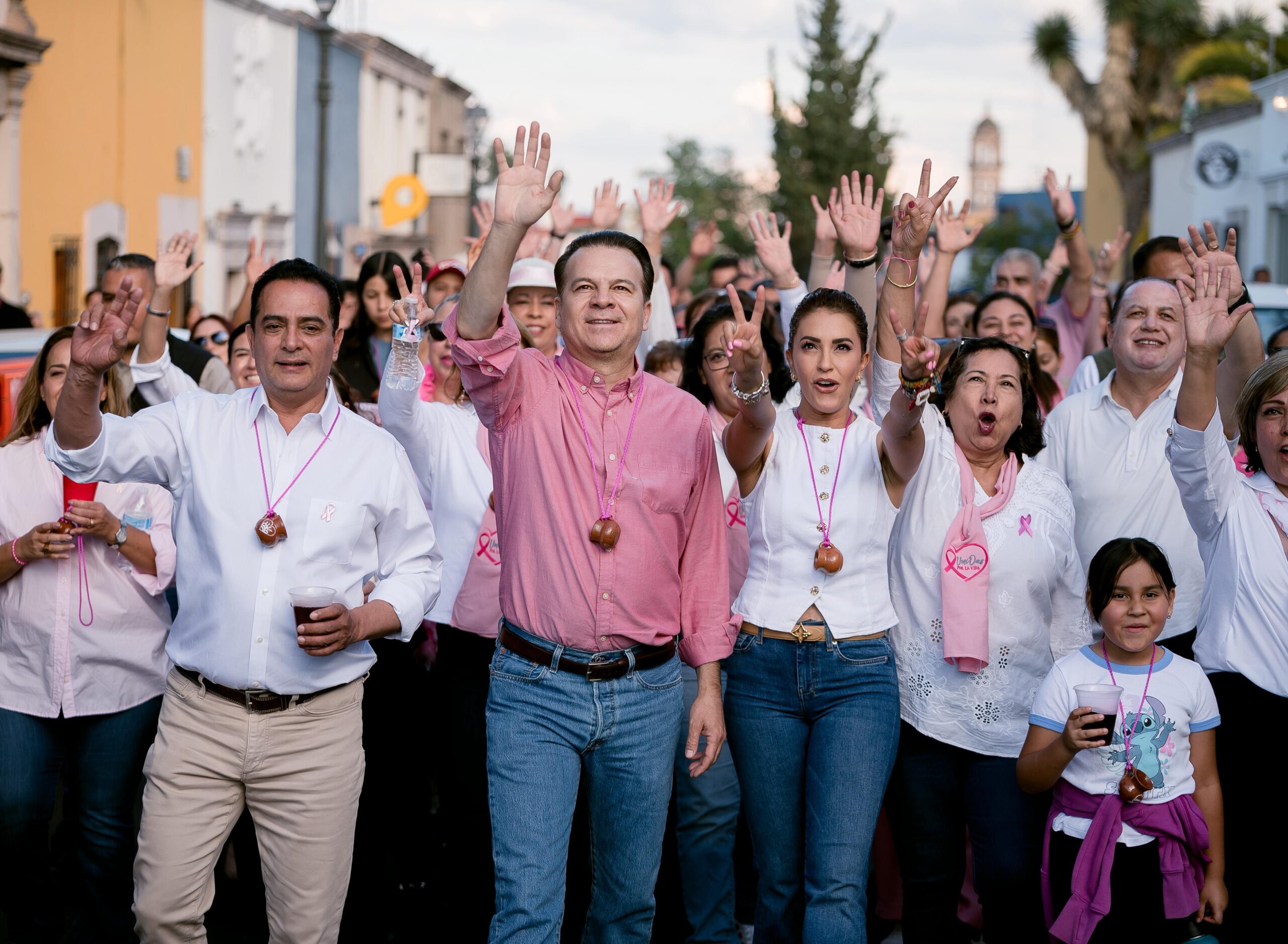 Así vivió Durango la tradicional Callejoneada Rosa por la prevención del cáncer de mama