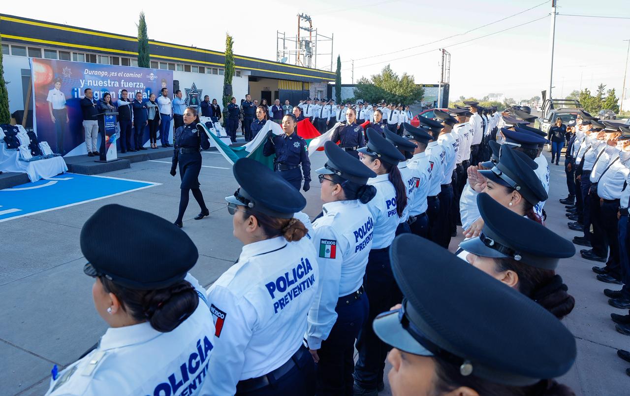 Entregan más de mil uniformes tácticos a elementos de seguridad municipal