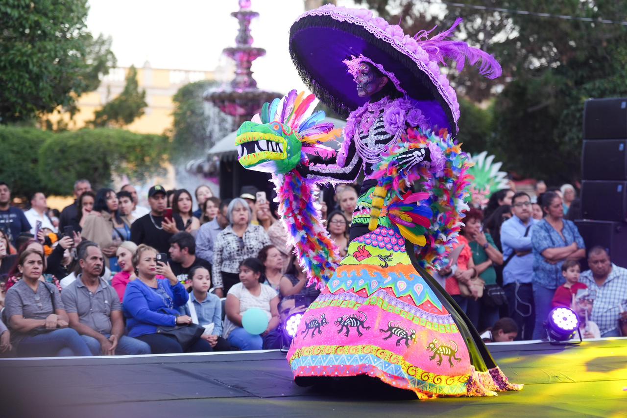 Catrinas y Catrines llenan de vida el Muuki 2025