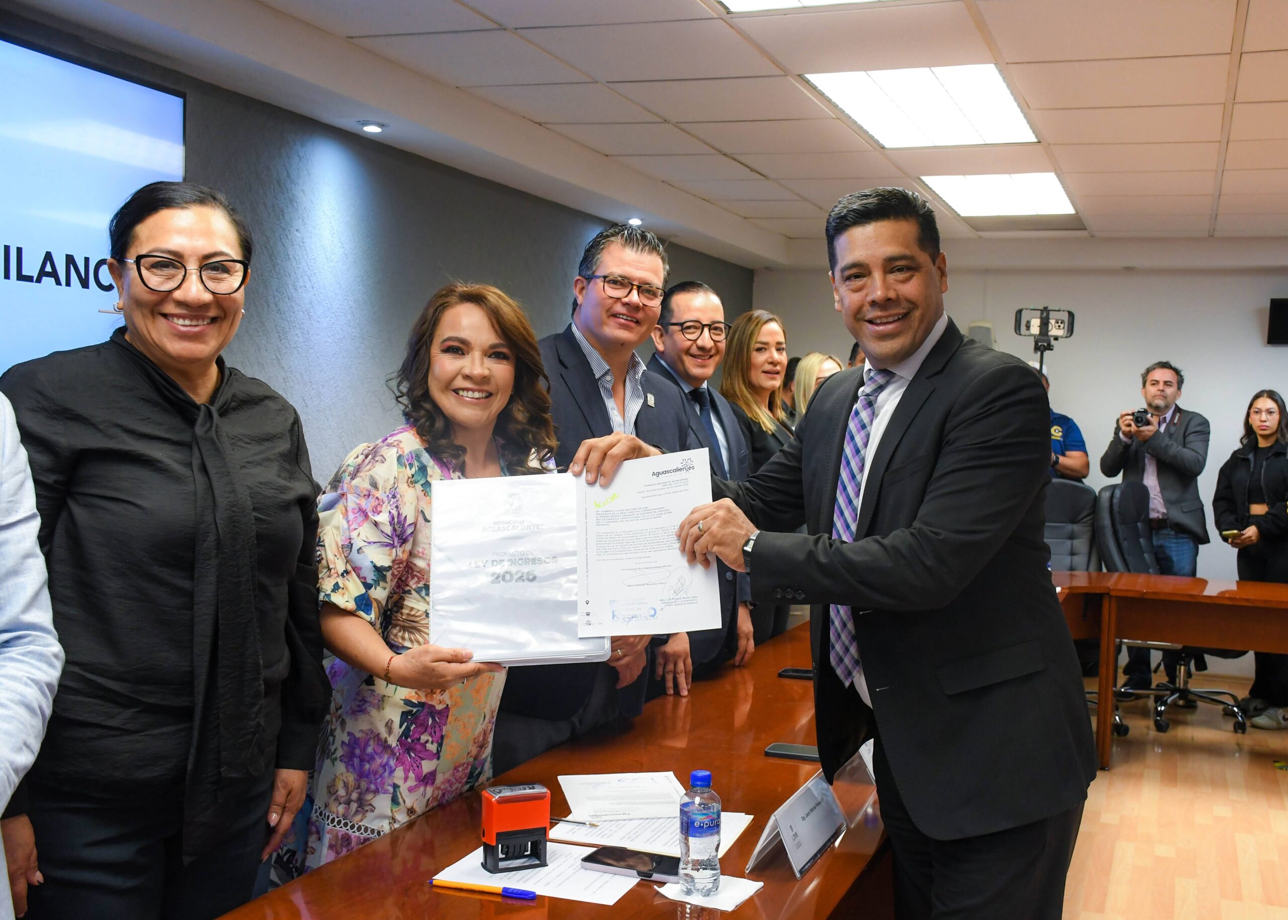 Congreso recibe proyectos de Leyes de Ingresos 2026 sin nuevos impuestos en municipios